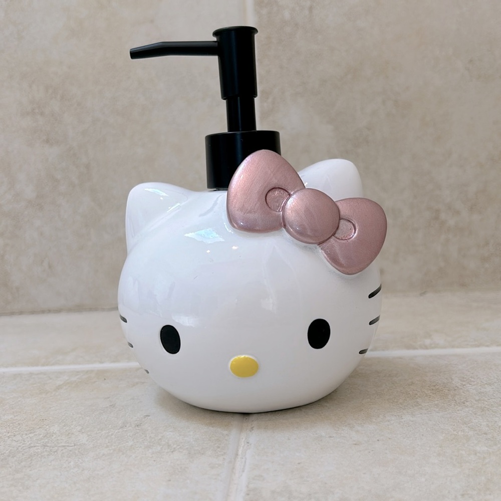 HELLO KITTY rose gold ceramic soap dispenser NWT